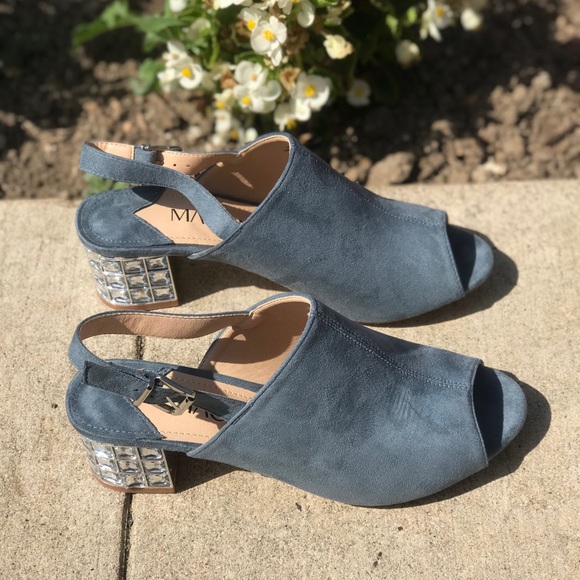 LAST PAIR 5.5 - Picture 5 of 8